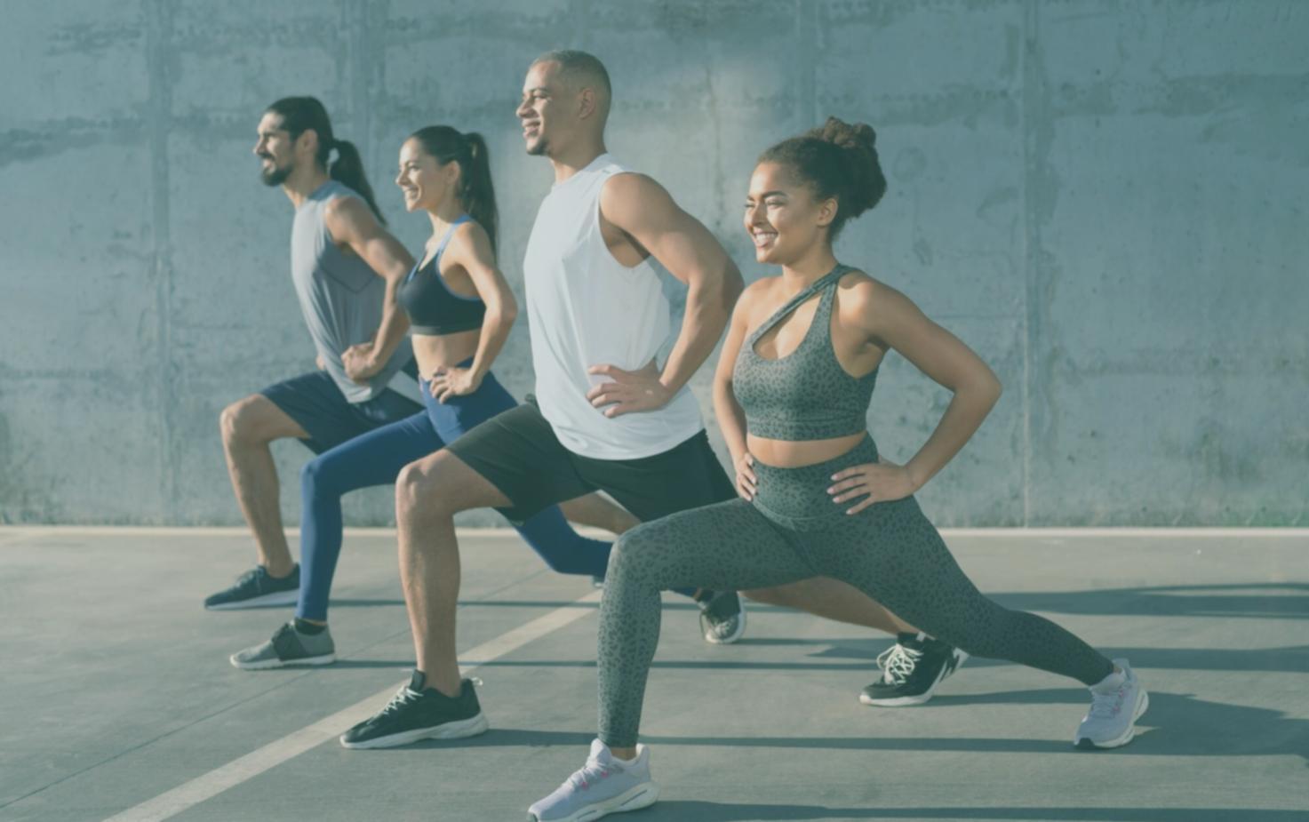 Senioren beim gemeinsamen Crossfit-Training