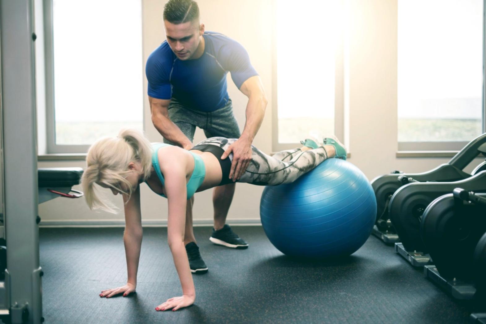 Gruppenaufwärmen vor der Crossfit-Einheit